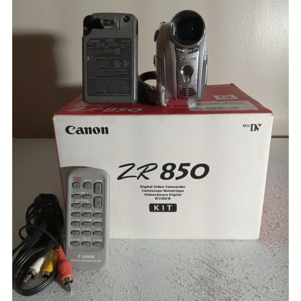 Canon ZR850 Mini DVD Camcorder With Remote, Charger